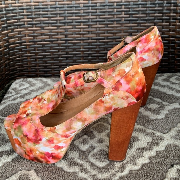 Jeffrey Campbell Foxy Fab Watercolor Floral Platform Sandals - Picture 5 of 16